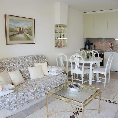 Apartment Clara *